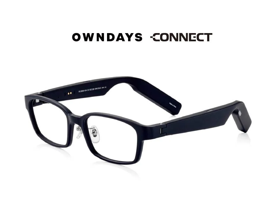 OWNDAYS CONNECTの黒いスマートグラスが白い背景に置かれた製品写真です。