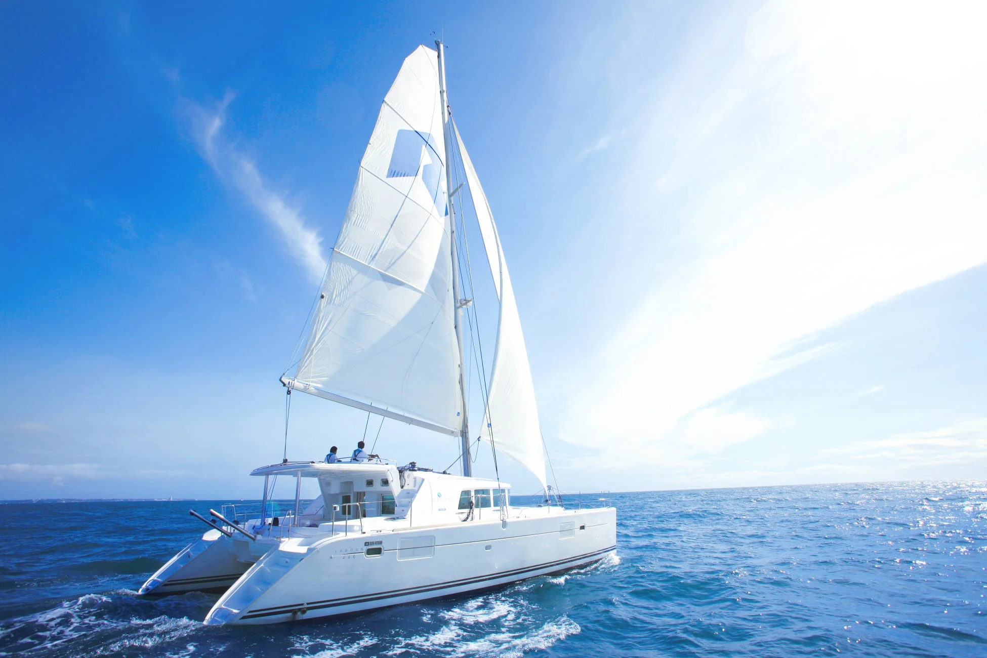 豪華カタマランヨット