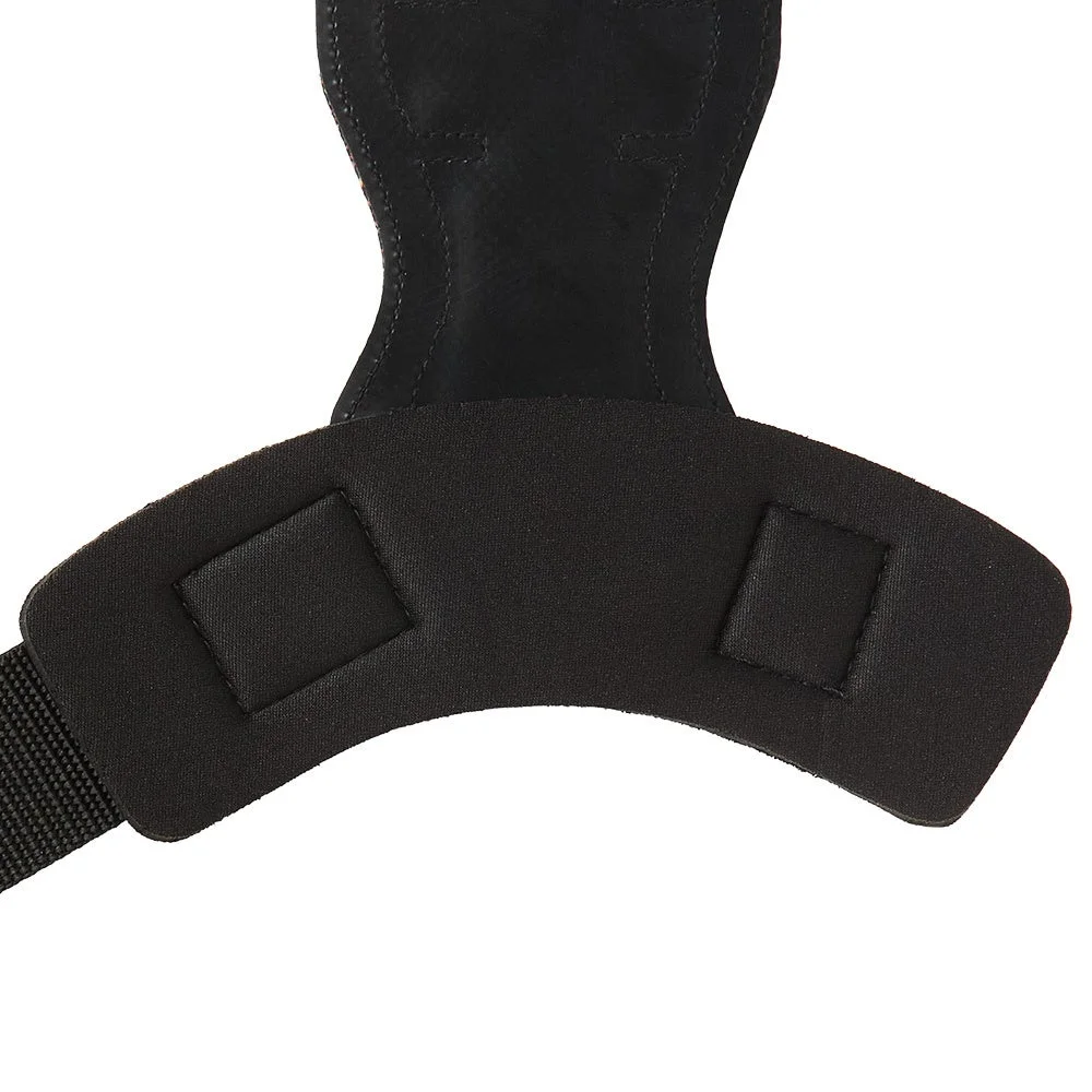 黒い布製のストラップまたはサポートの一部