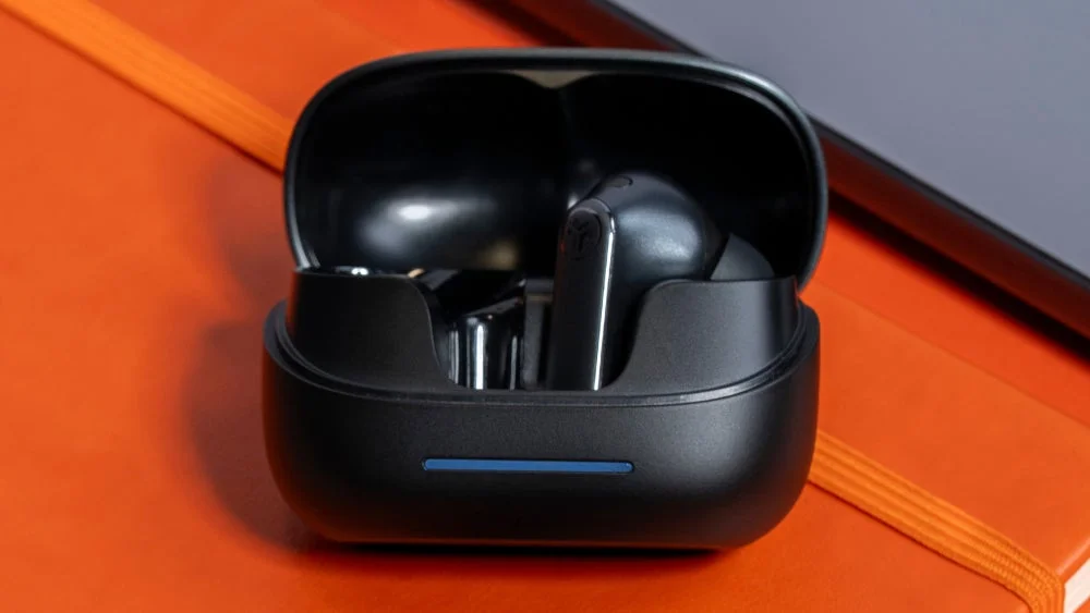 ワイヤレスイヤホンの充電ケース