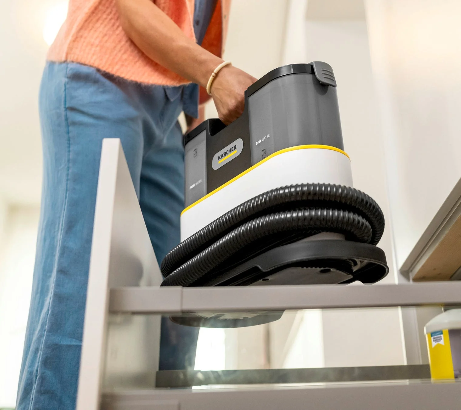 ケルヒャーSE2の持ち運びイメージ