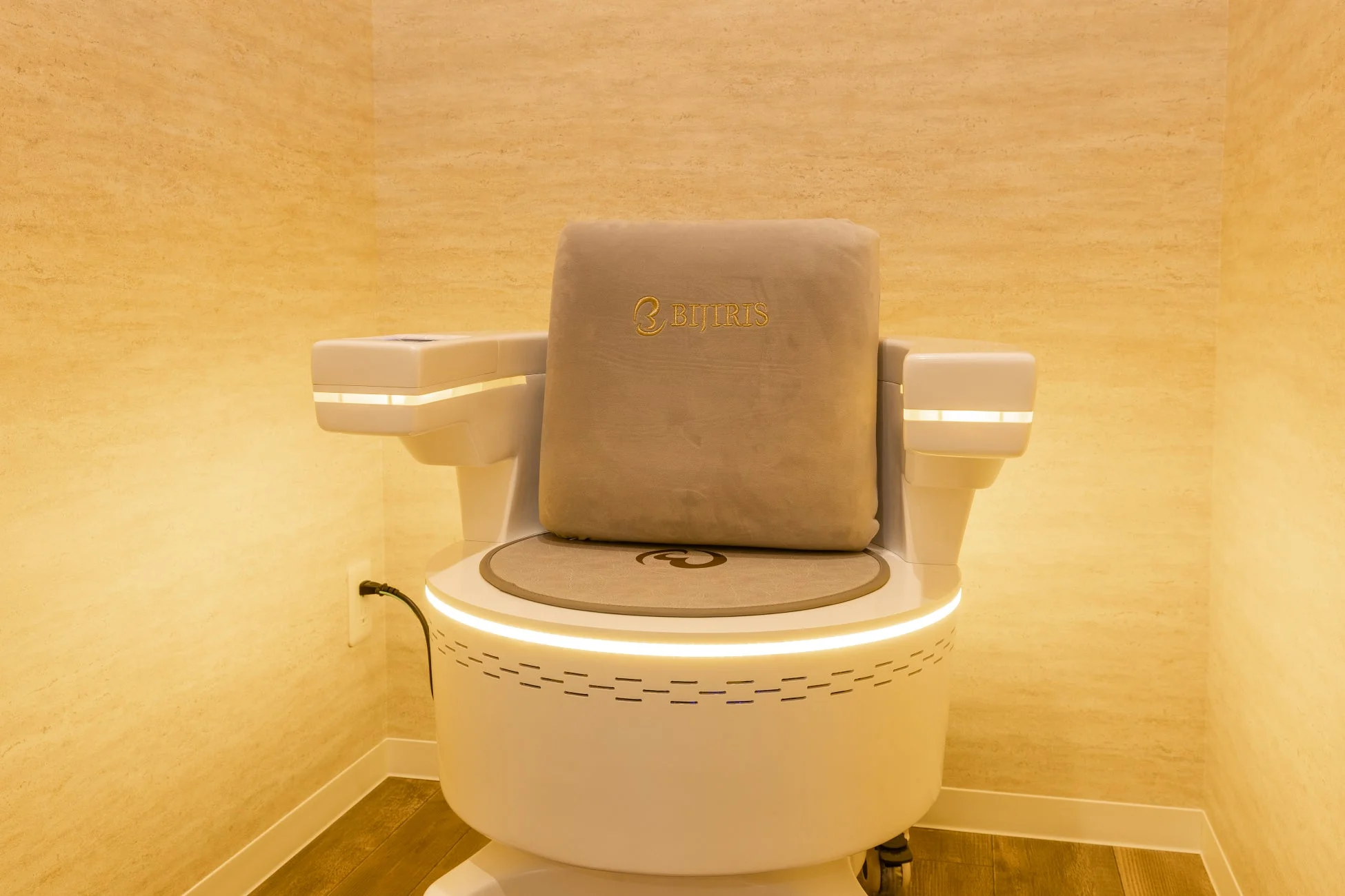 骨盤底筋トレーニングマシン「FIT-CHAIR」