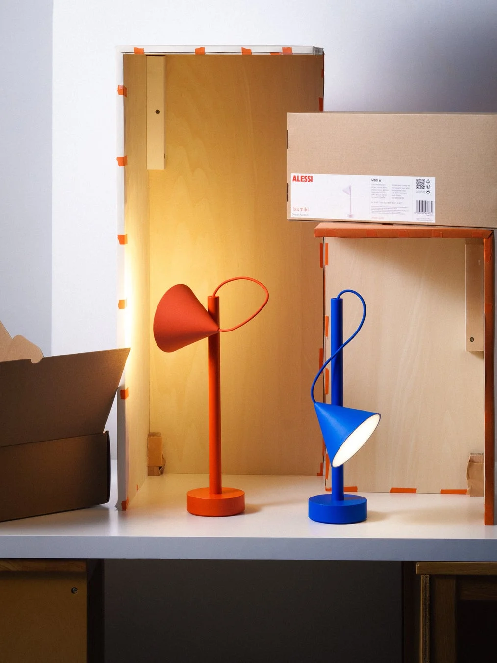 あのALESSIデスクランプ「Tsumiki」が快挙！MEDUMデザインの充電式ライトが「GOOD DESIGN 2025」受賞