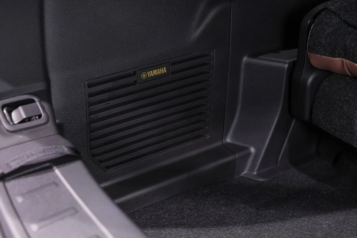 ヤマハ製ラゲッジスペーススピーカー