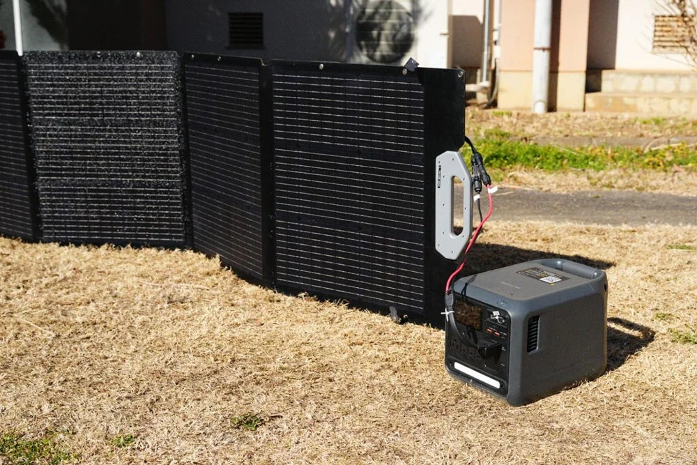 ソーラーパネルとポータブル電源