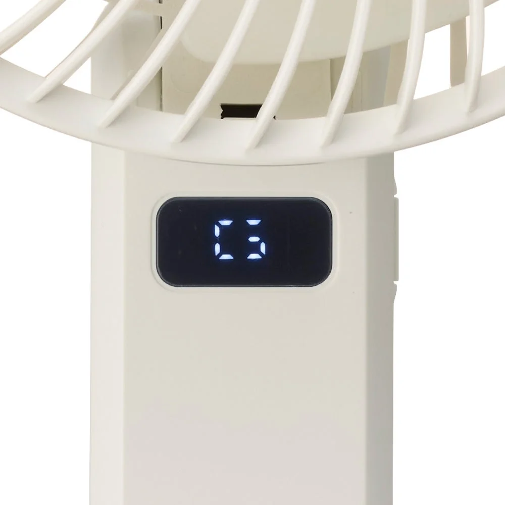 白いポータブル扇風機のデジタル表示