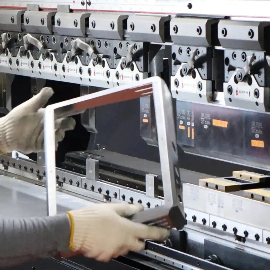 金属加工を行う工場