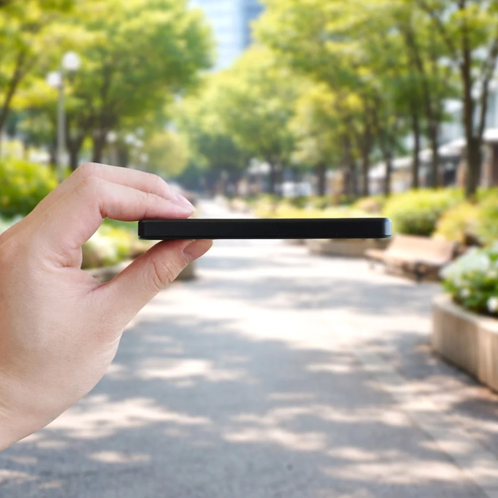 薄型軽量のモバイルバッテリー