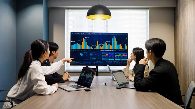 Makuakeで高評価のワイヤレス画面共有デバイス『foza share』一般販売開始！設定不要で次世代プレゼンを実現