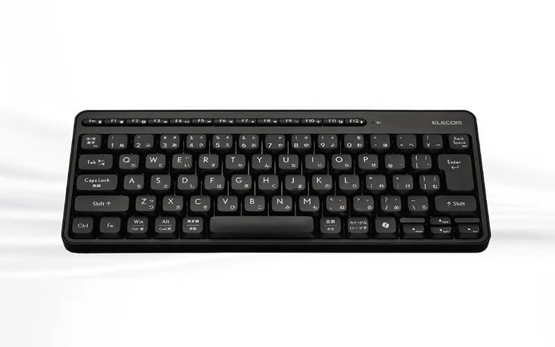 ELECOM製の黒い日本語配列キーボード。コンパクトなデザイン