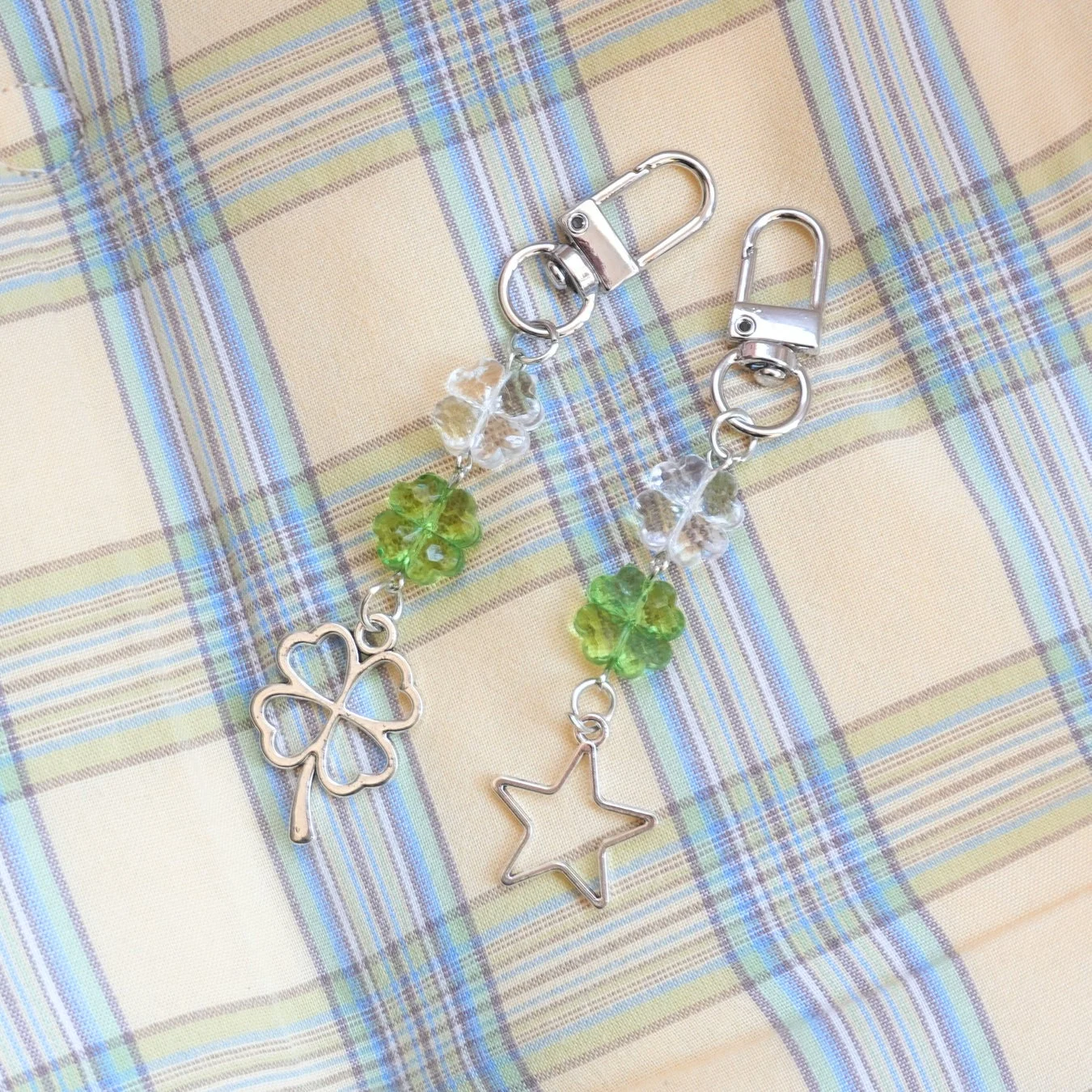 クローバーと星のチャーム