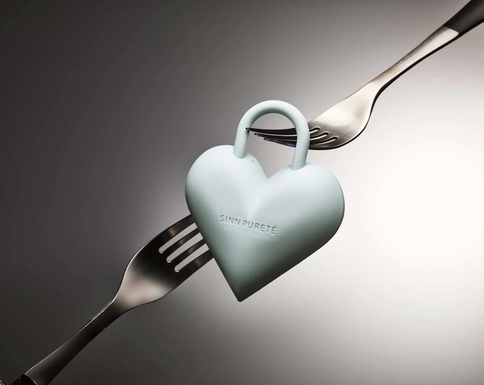 「SINN PURETÉ」から待望のソフトタイプ登場！「ハートロック スカルプブラシ ソフト」で自宅ヘッドスパがより身近に