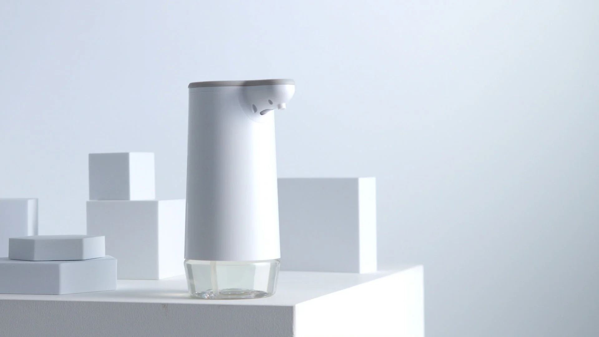 サラヤ、スタイリッシュなノータッチハンドソープディスペンサーを2026年3月16日に新発売