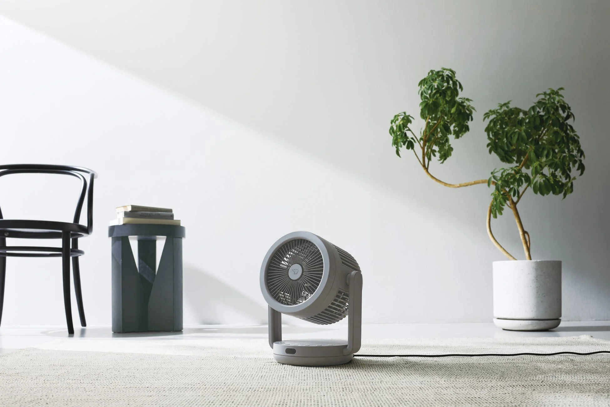 象印、2種類の風を自動切り替え！革新的な『2WAYサーキュレーター RC-AA30』を新発売