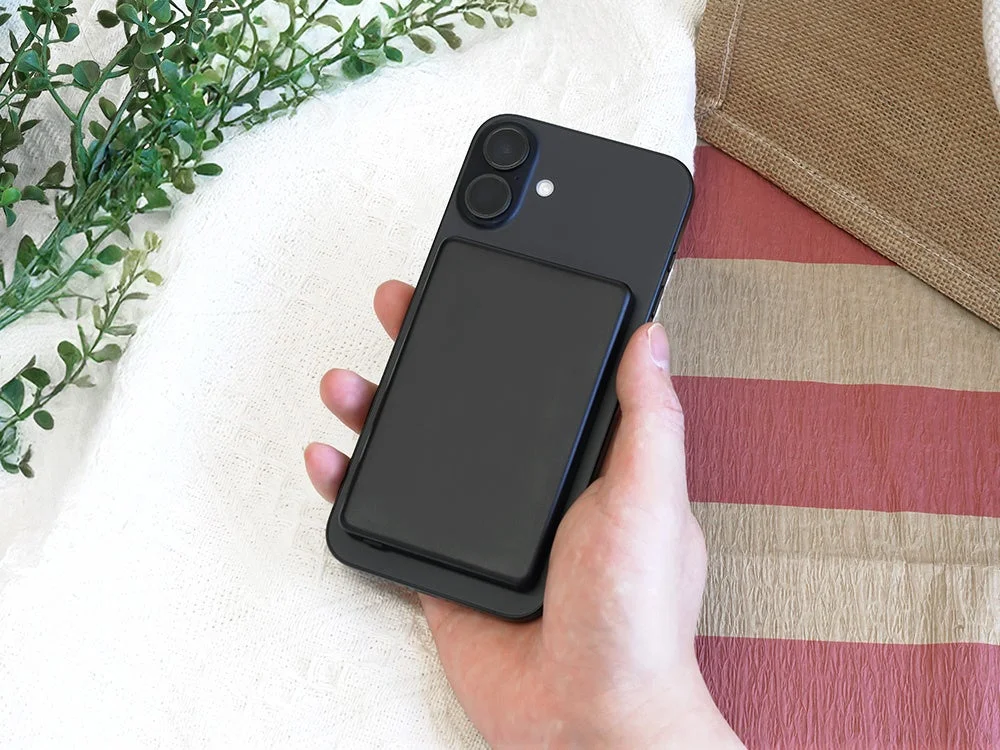 オウルテック、スマホにピタッと装着できる薄型軽量モバイルバッテリー『OWL-LPBMG5004シリーズ』を新発売