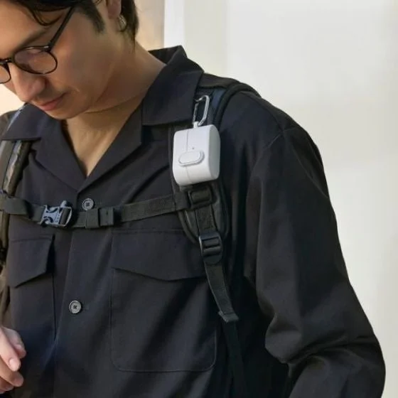 LinkBuds Clip用 TOUGH SLIM Lock ホワイト装着例