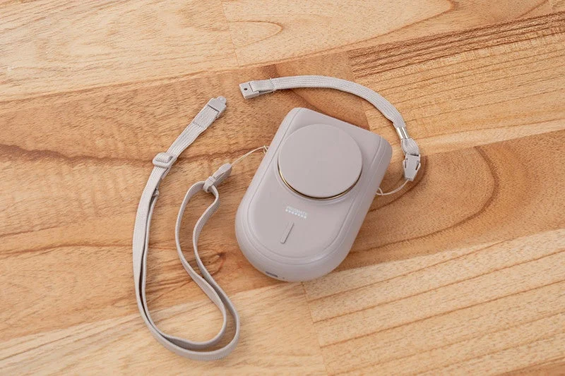 安全仕様のネックストラップ