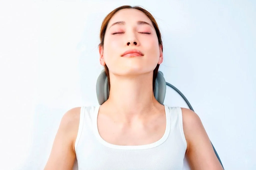 リラックスする女性