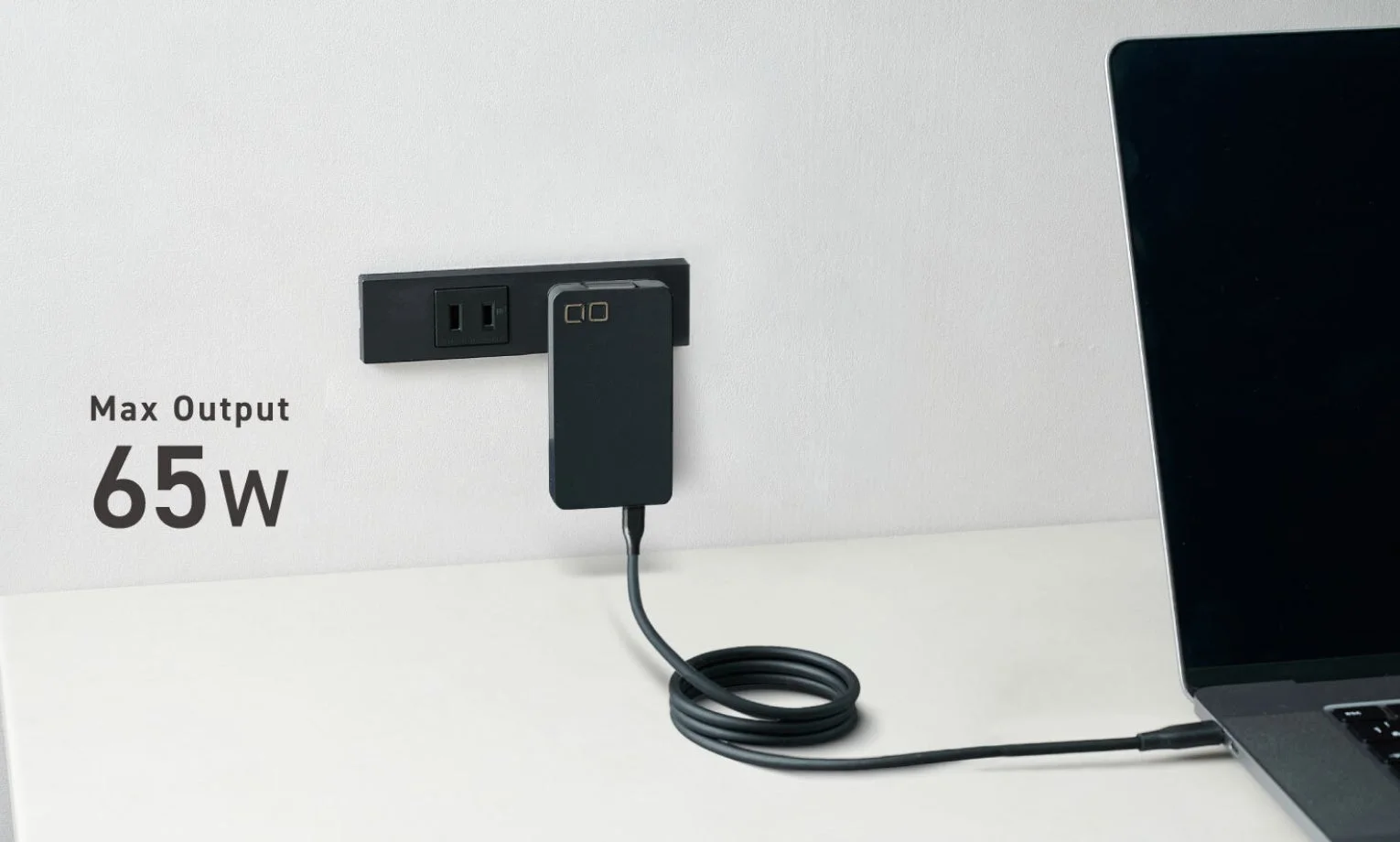 ノートPCを充電する様子