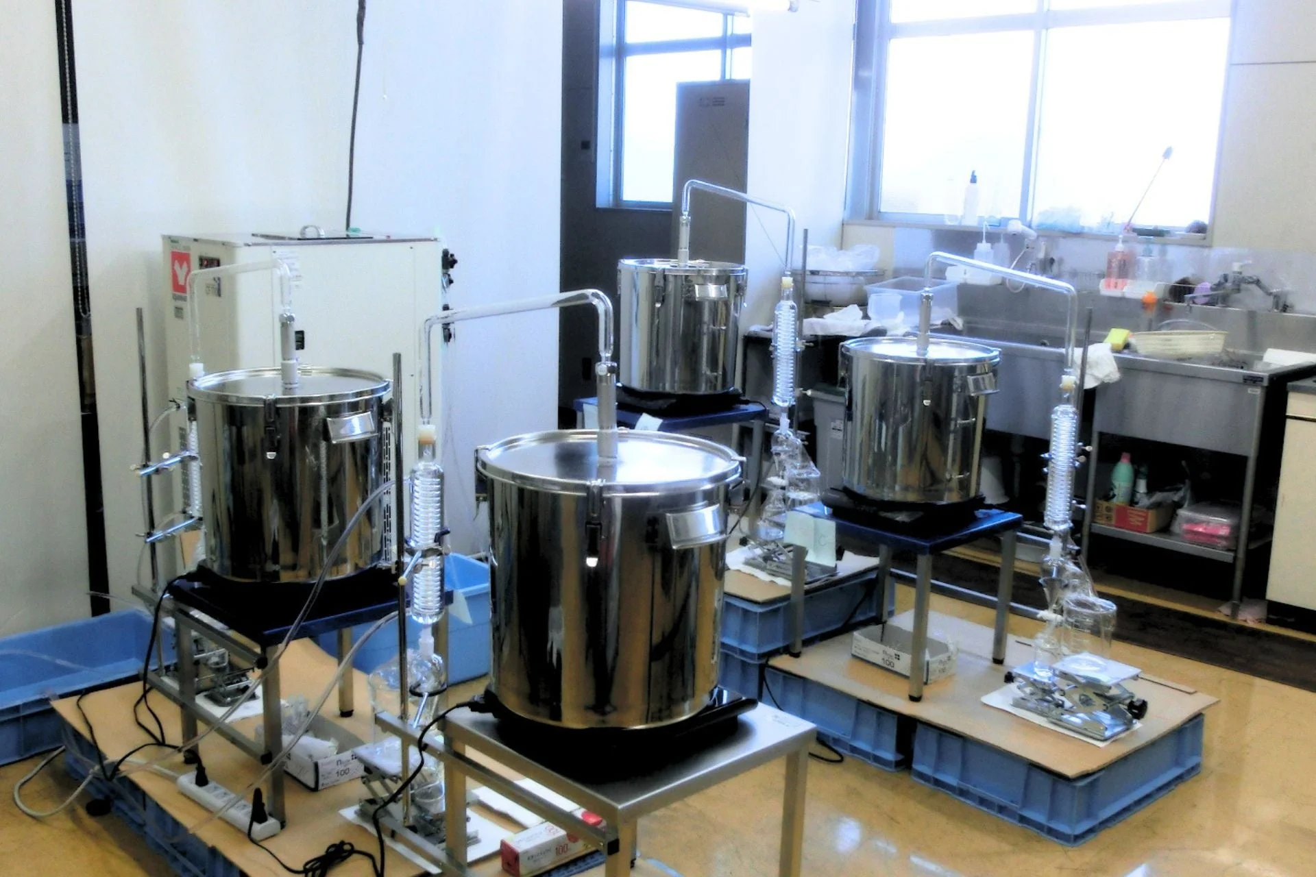 実験室の蒸留装置