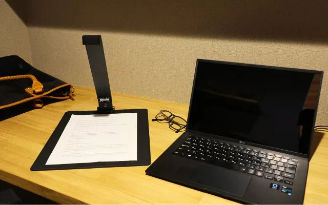 ホテルでの作業風景