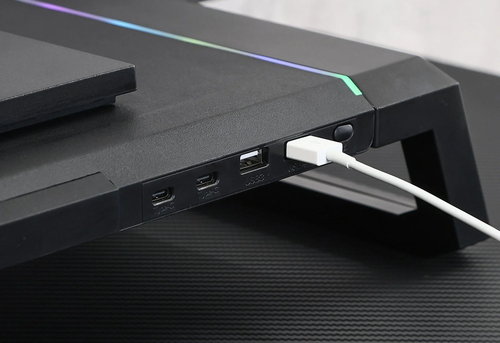 必要な接続を手元に集約