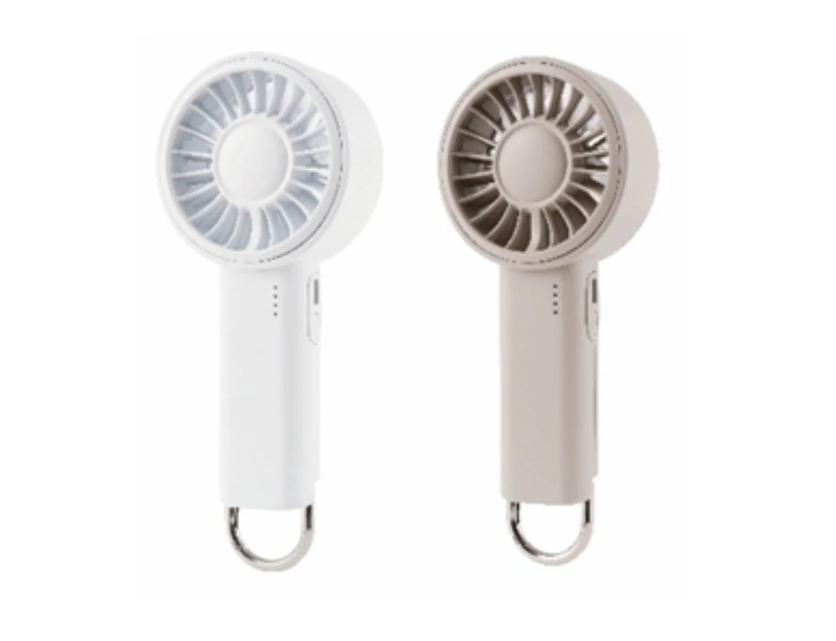 白とベージュの2色の携帯扇風機が並んでいます