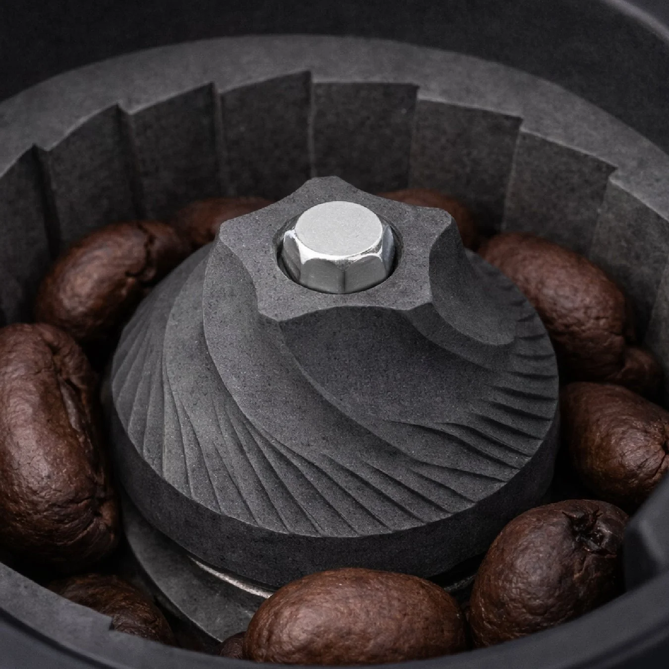 ミル内部のコーヒー豆