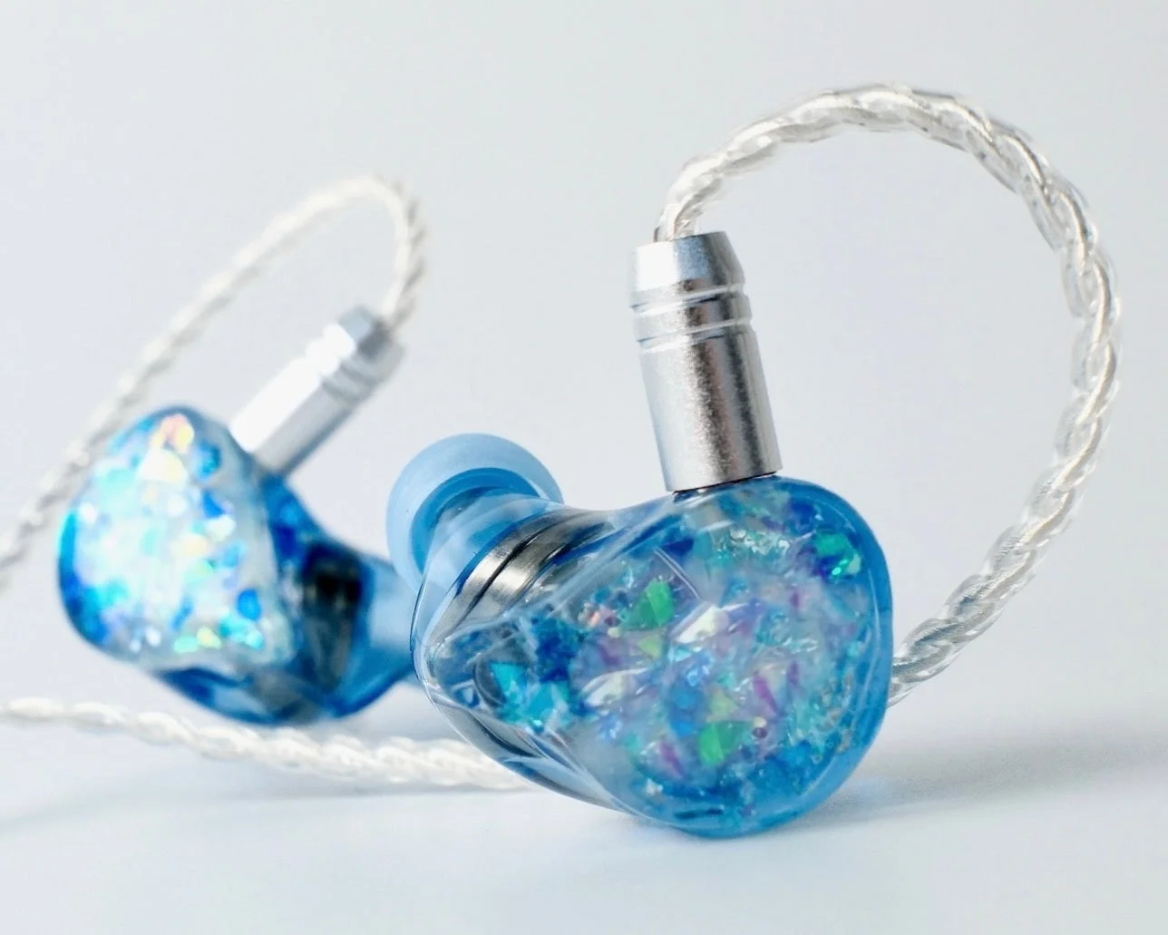 青色のキラキライヤホン