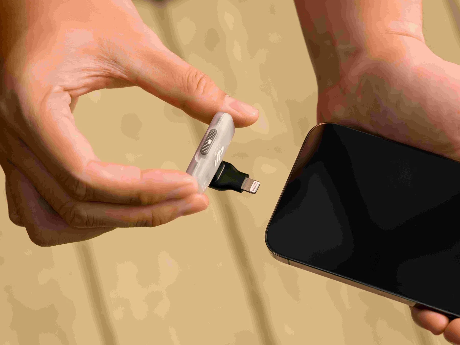 スマートフォンに接続できるモバイルレシーバー