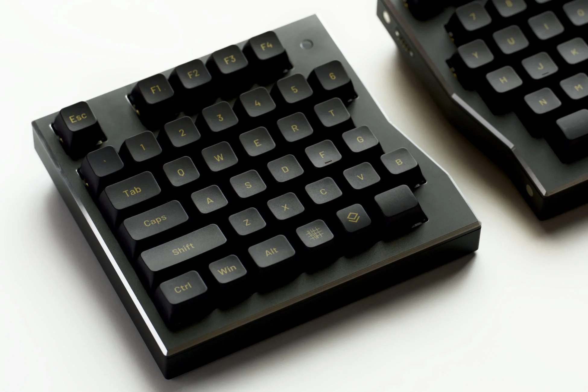 左右に分割されたWaffreeキーボード