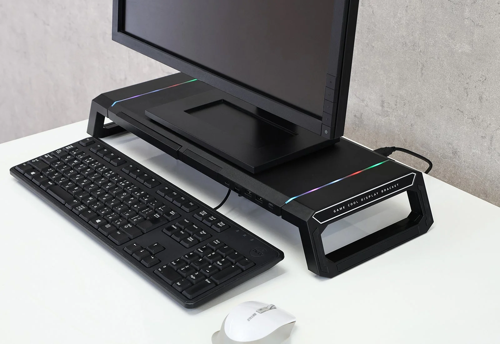 デスクに余白を生む設計