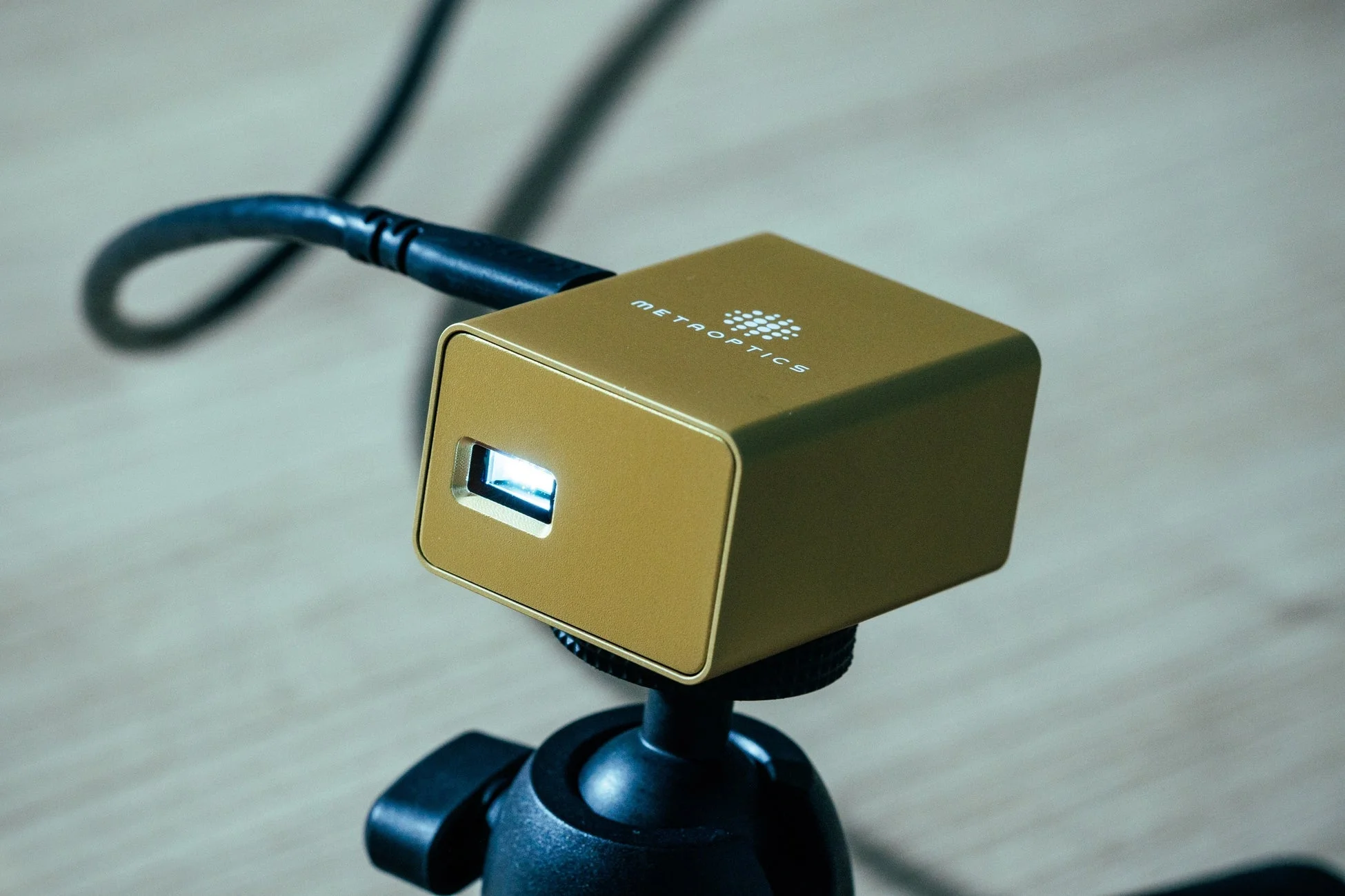 小型プロジェクターの本体