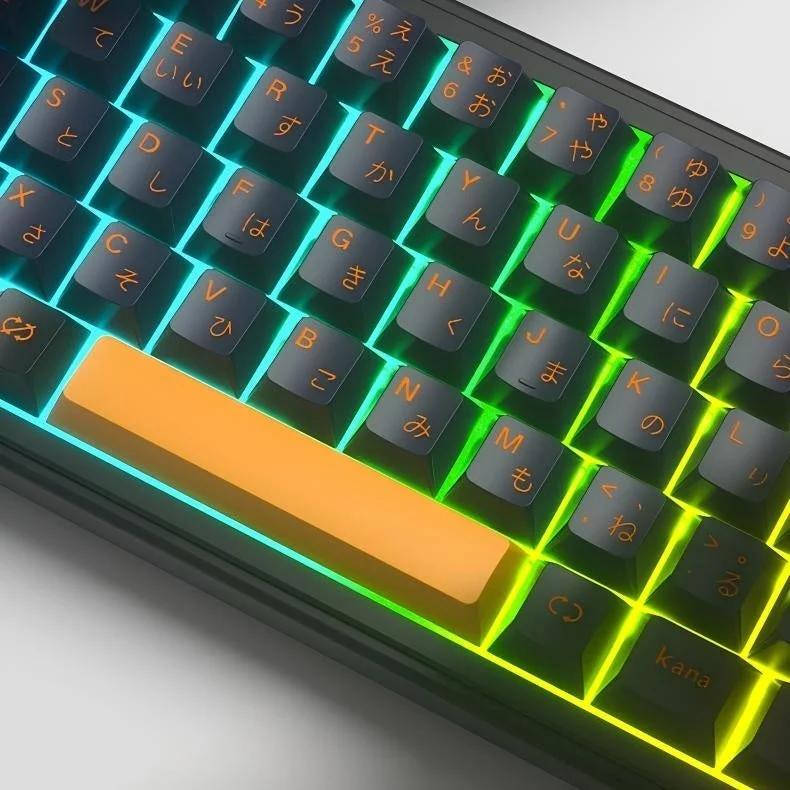 RGBライティングが光るキーボード