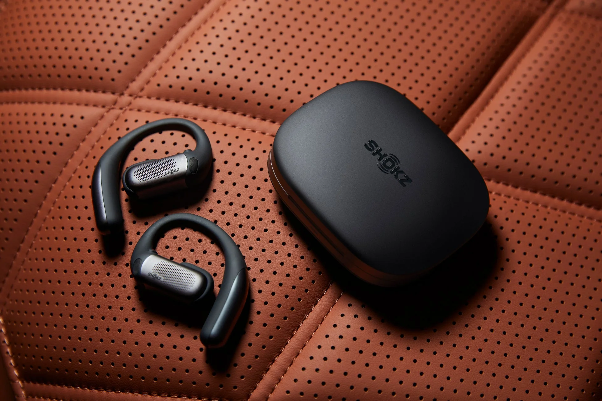 Shokz OpenFit Proと充電ケース