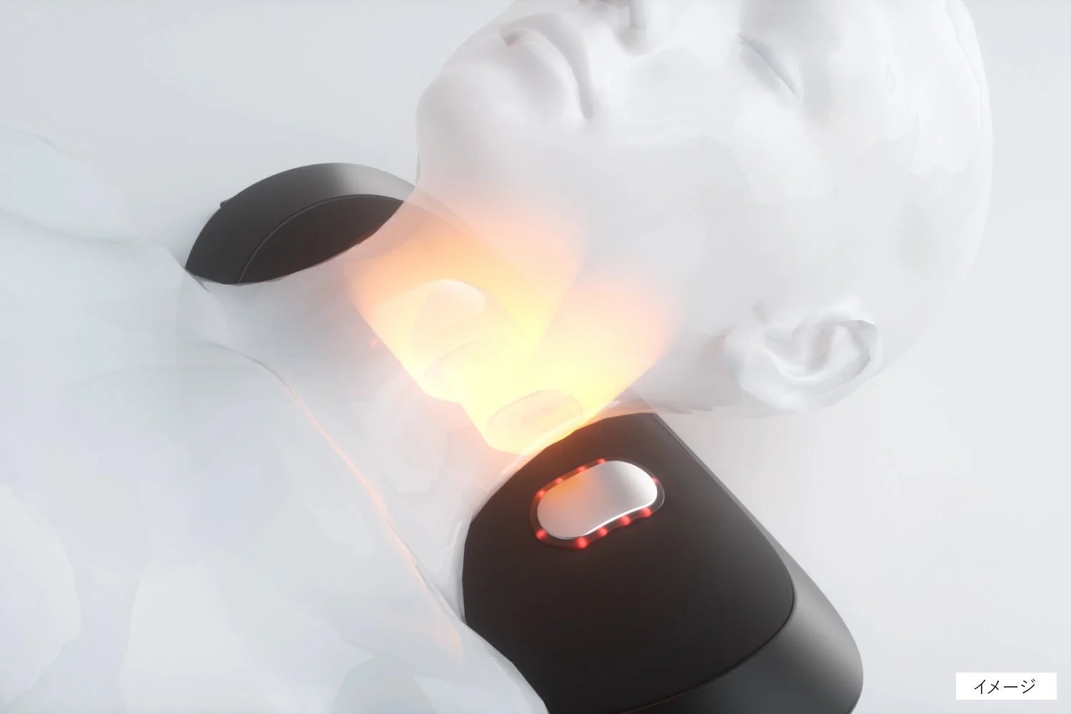透明な人体モデルの首元に黒いデバイスが装着され、温かい光を発してケアしている