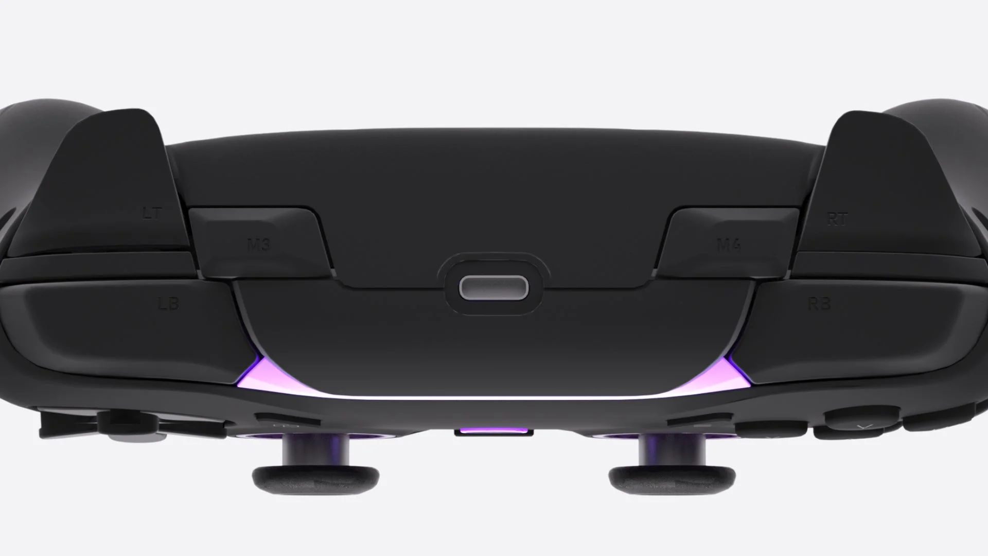 黒いゲームコントローラーの背面