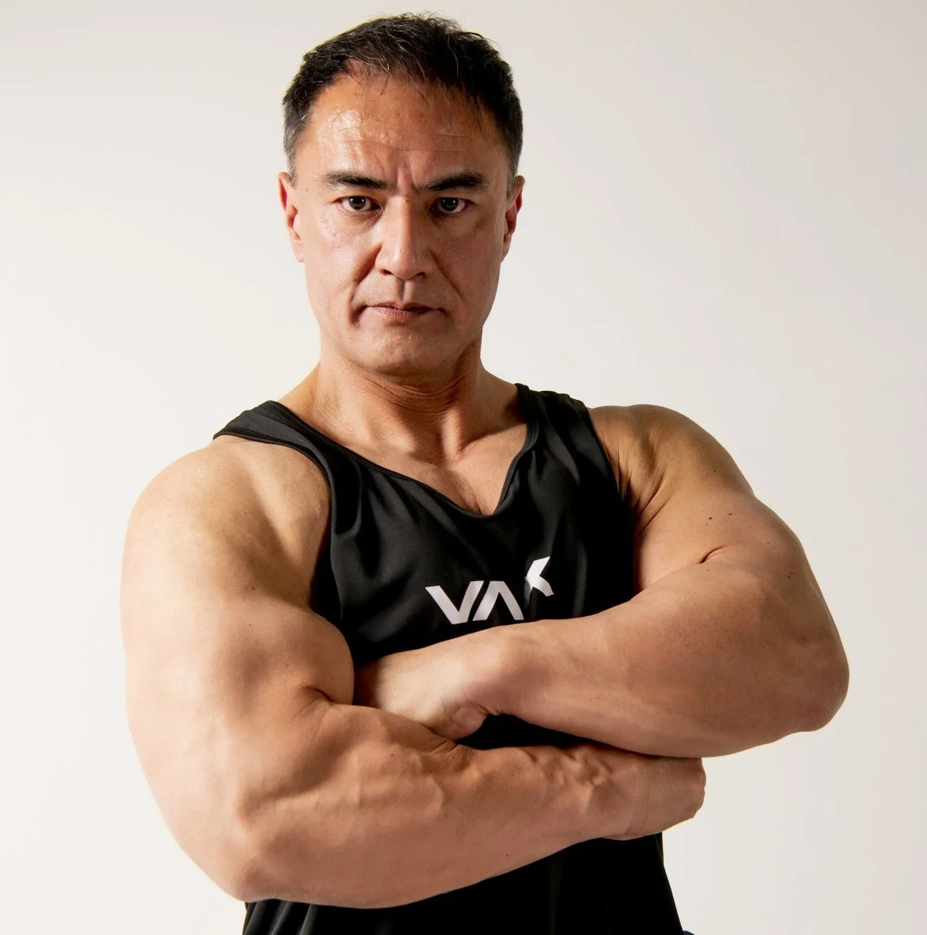 山本義徳氏