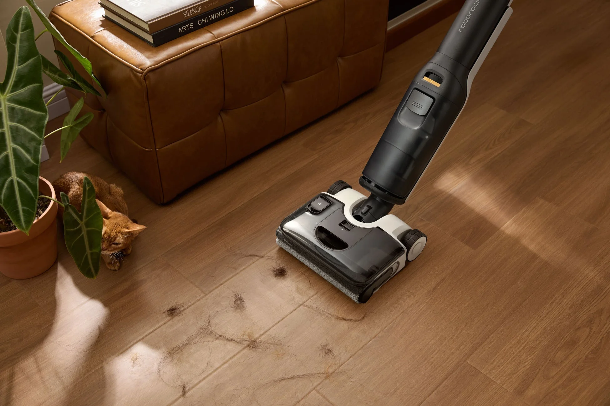 猫の毛を掃除するRoborock F25 Gen 2
