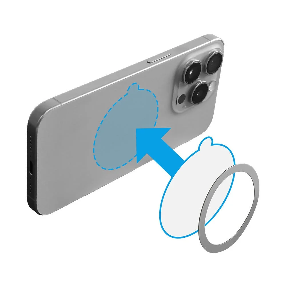 スマホ背面にマグネットリングを取り付ける様子