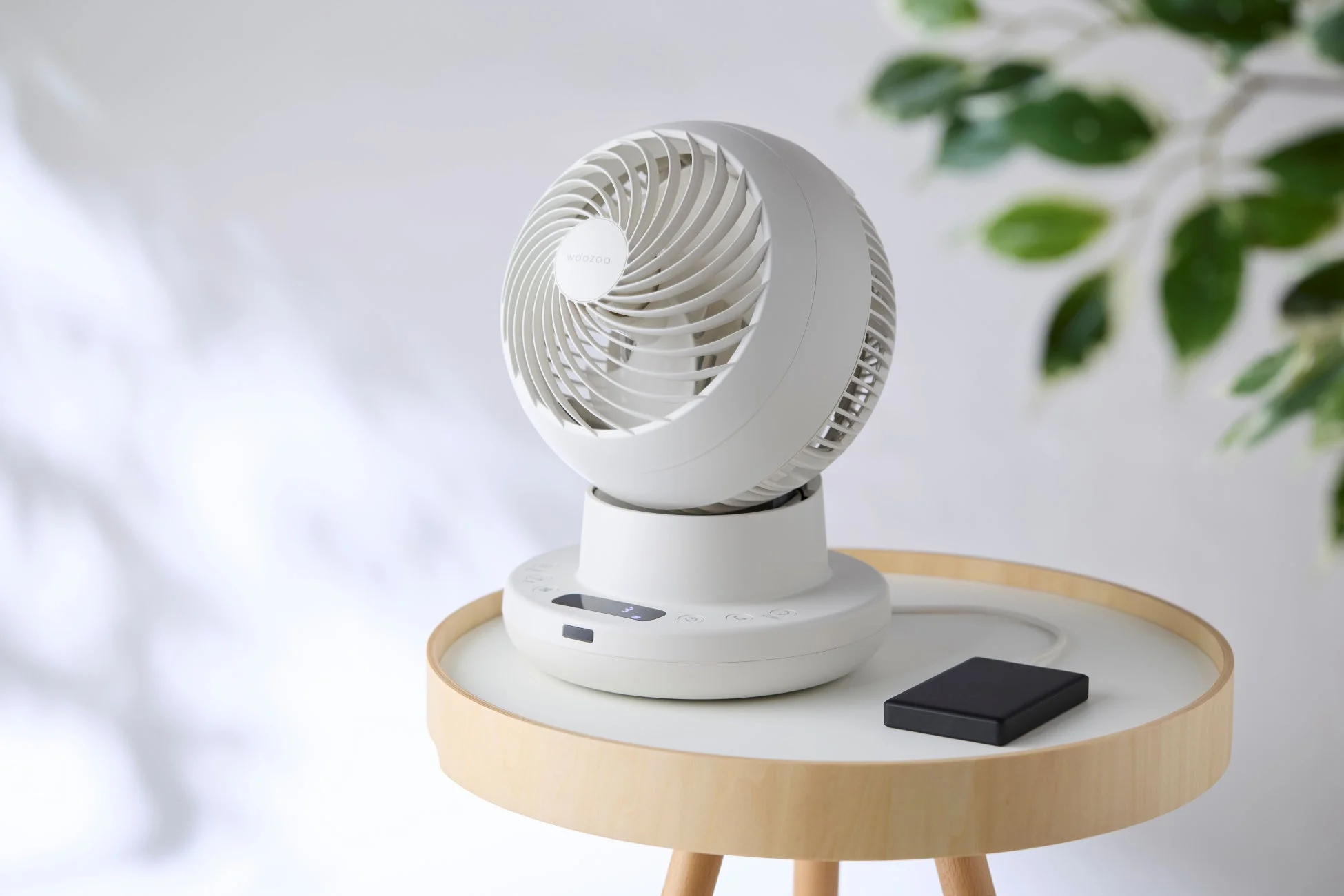 部屋で使用されているWOOZOO 360 i