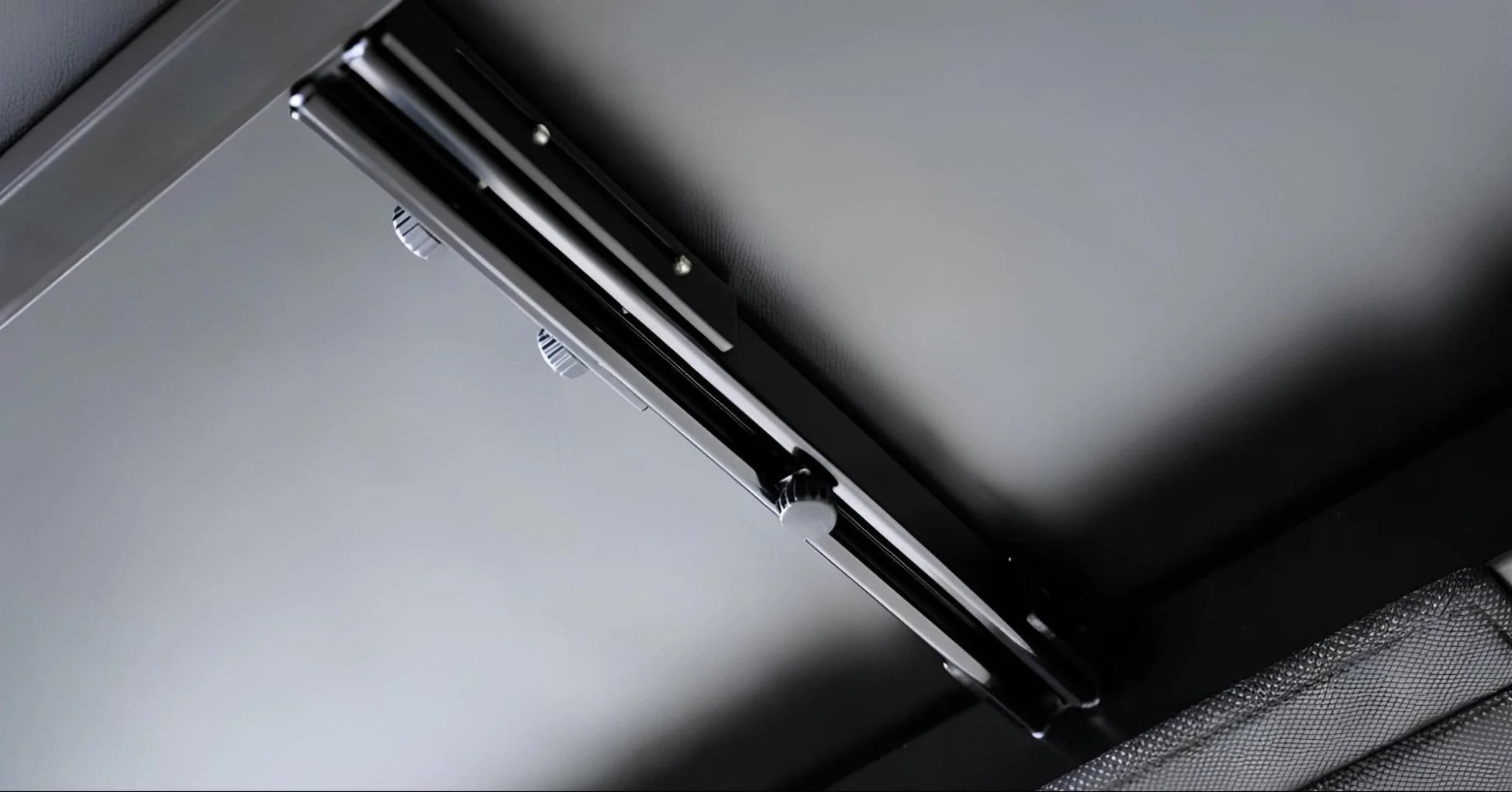 フレーム一体型レールシステム