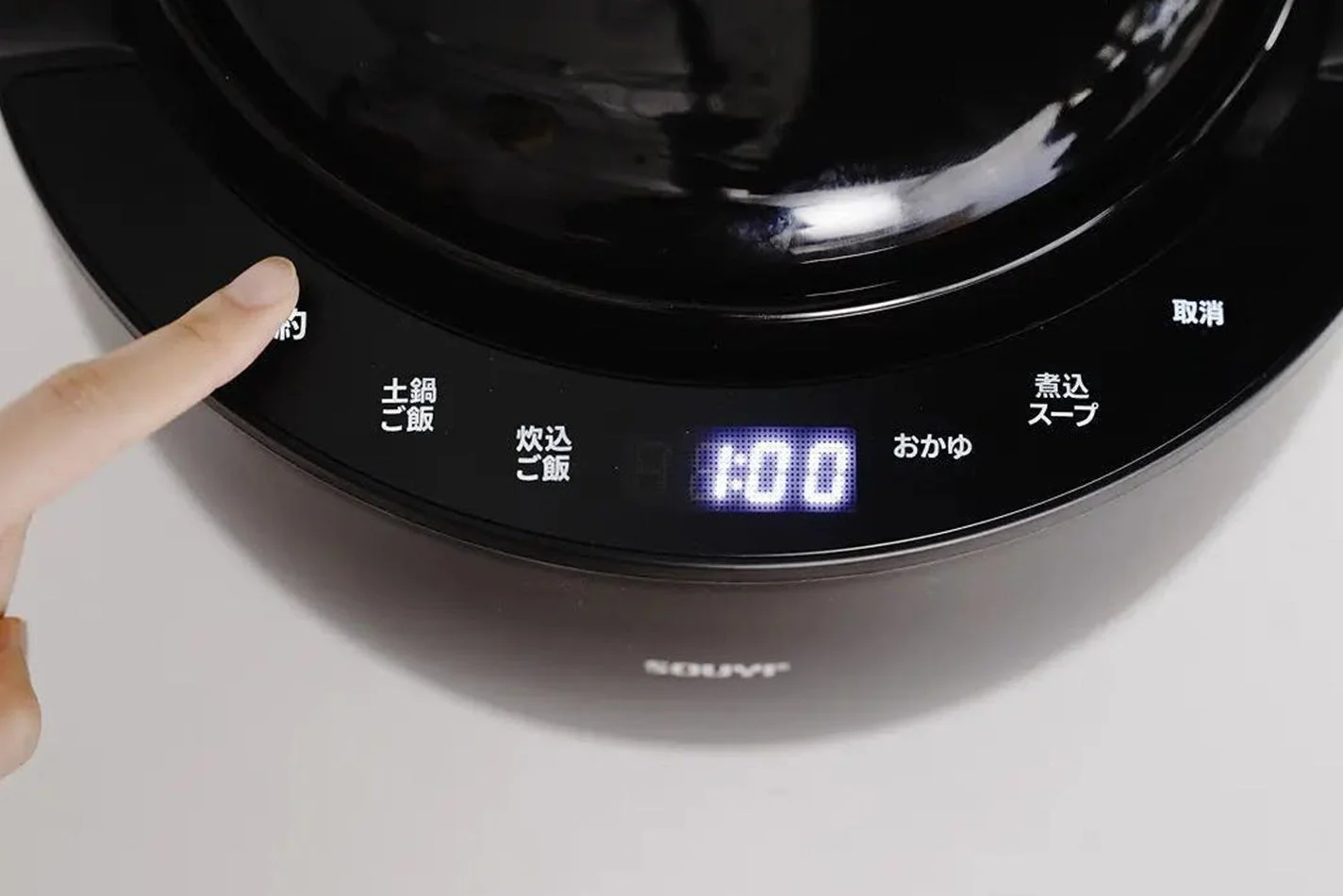 炊飯器の操作パネル