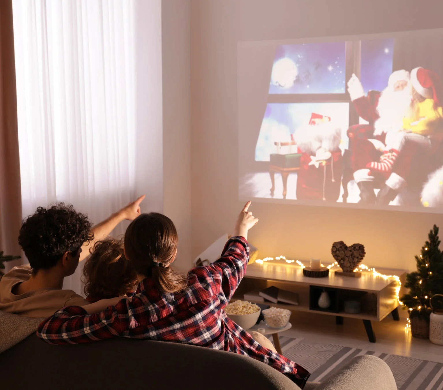 家族がクリスマス映画を鑑賞