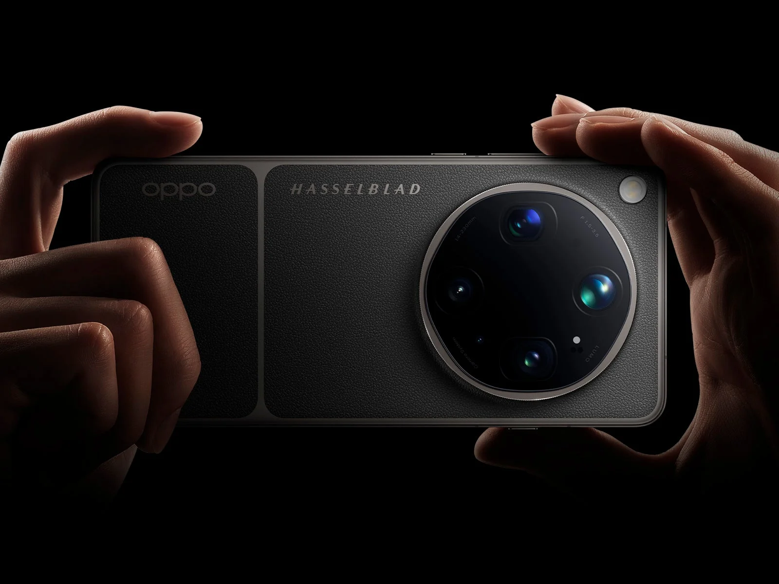 Hasselblad共同開発の5眼カメラシステム