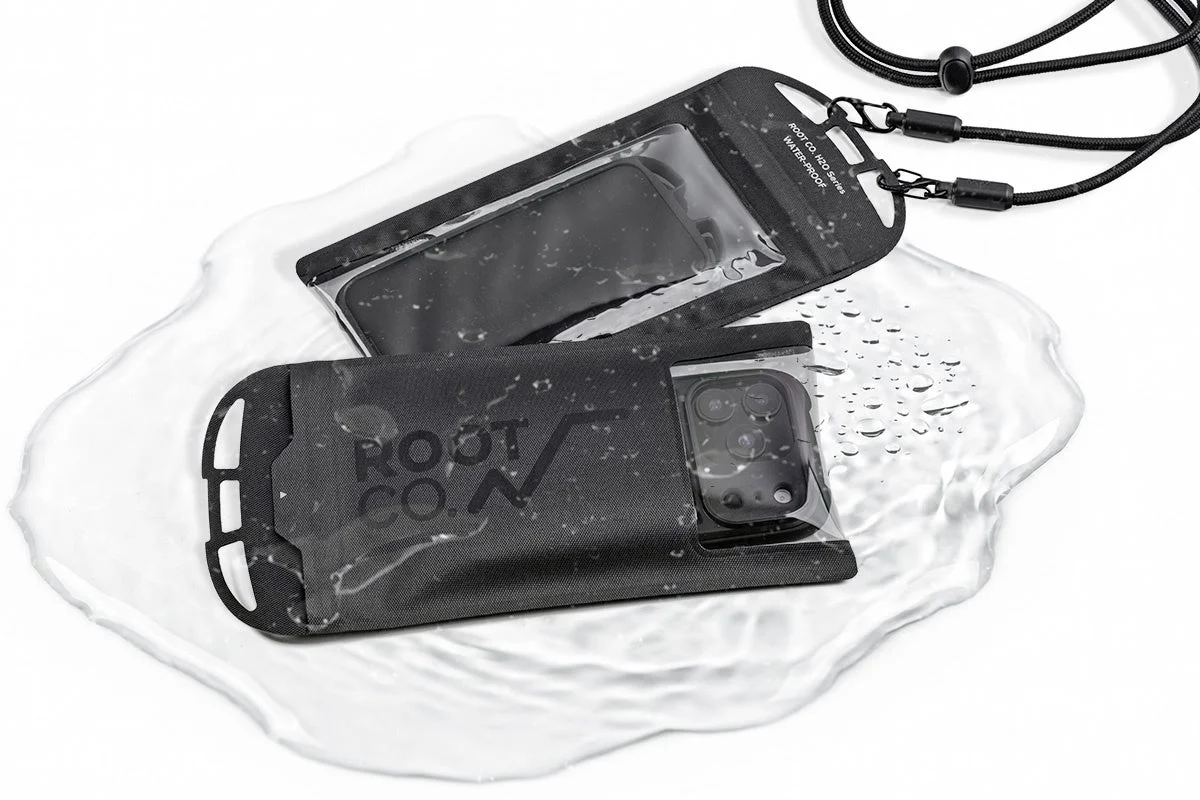 水滴に覆われたH2O WaterProof Shell.