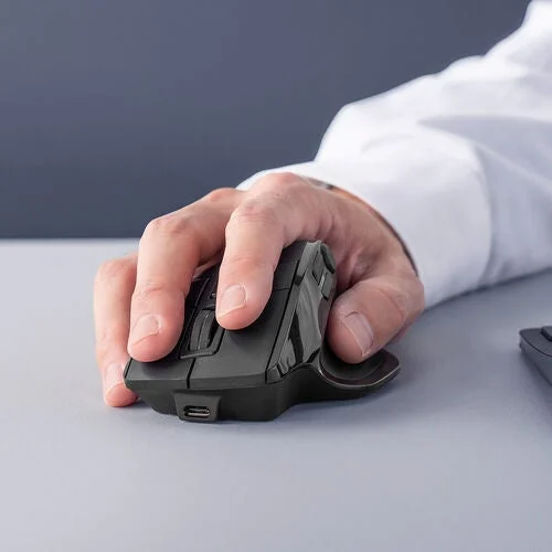 サンワダイレクト、液晶画面と8ボタン搭載の多機能エルゴマウス「400-MAWB234」を新発売