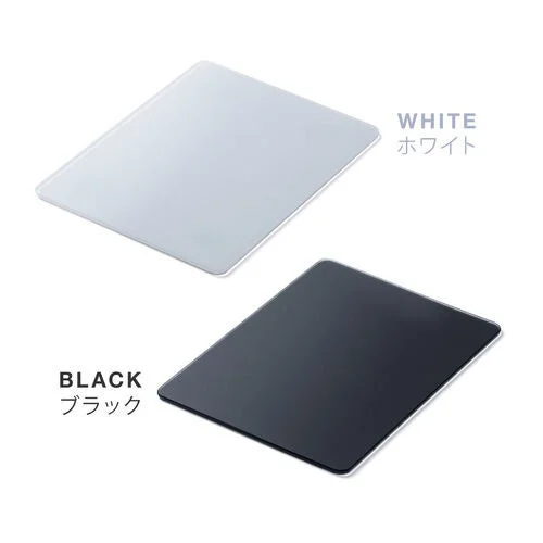 ブラックとホワイトの2色展開