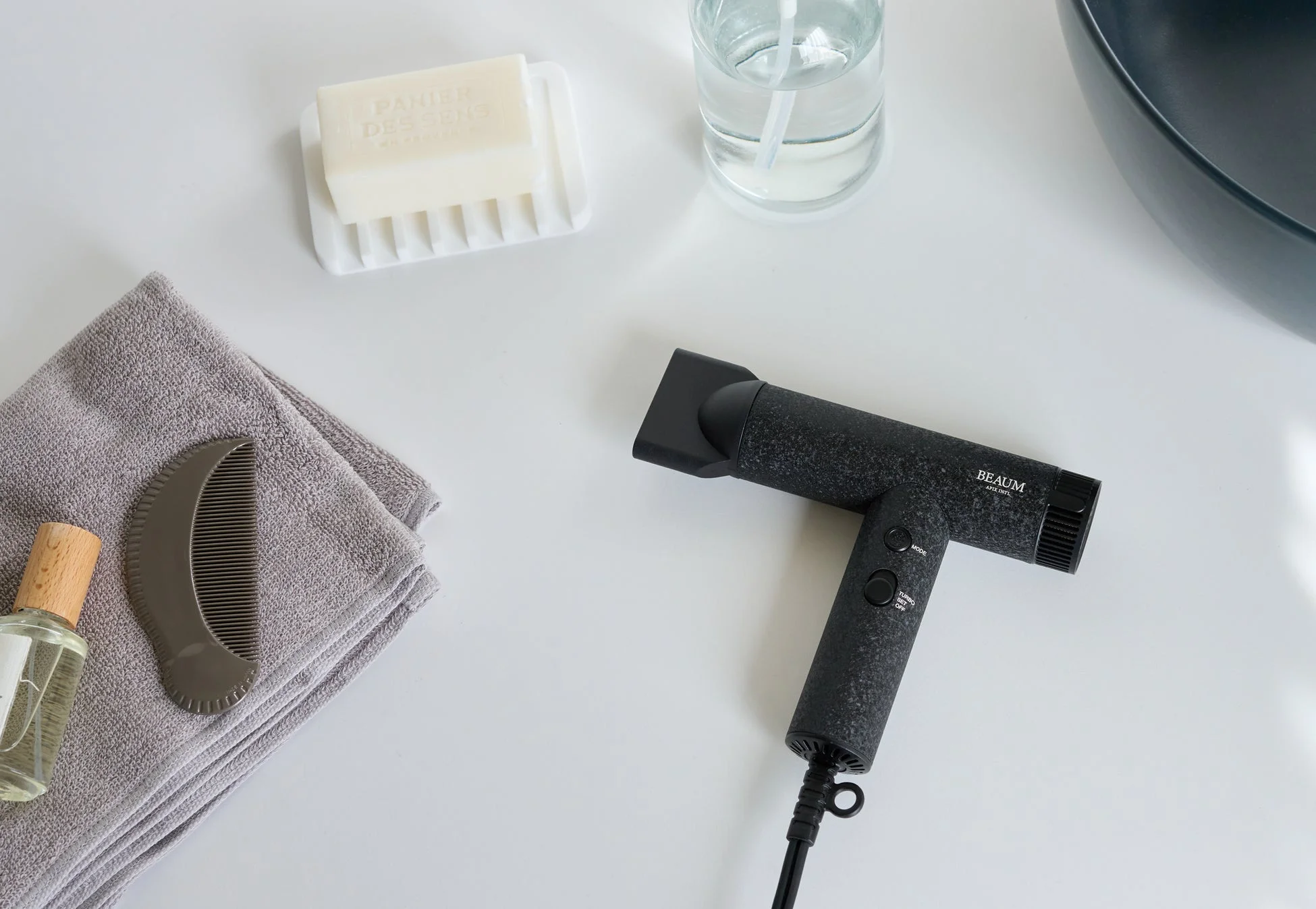 ヘアドライヤーとバスルーム用品