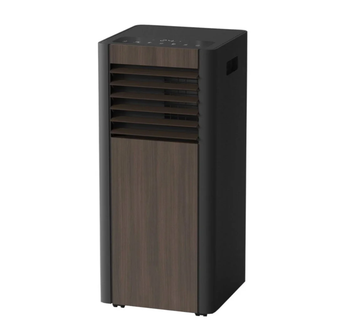 黒い本体にダークブラウンの木目調パネルが特徴的なスリムなタワー型家電です。上部には通気口があり、冷風機またはタワーファンと考えられます。モダンな空間に合う洗練されたデザインです。